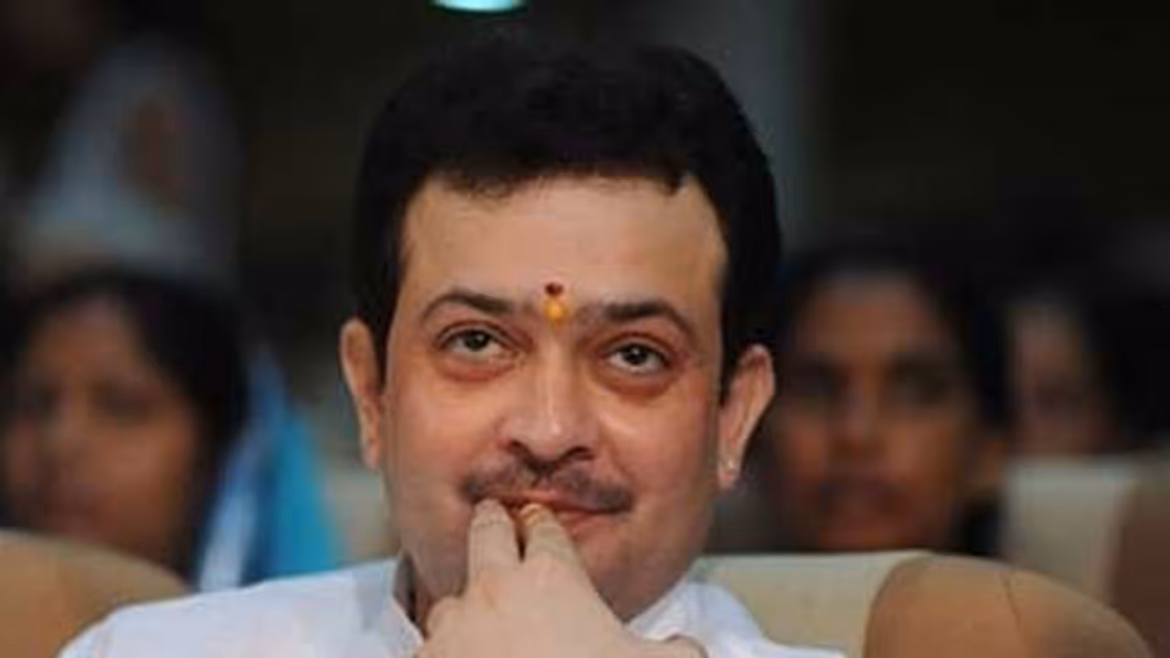 ഭയ്യൂജി മഹാരാജിന്റെ ആത്മഹത്യാക്കുറിപ്പ്; മടുത്തു, സമ്മർദ്ദം താങ്ങാൻ വയ്യ, അതുകൊണ്ട് പോകുന്നു ഭയ്യൂജി മഹാരാജിന്റെ ആത്മഹത്യാക്കുറിപ്പ്; മടുത്തു, സമ്മർദ്ദം താങ്ങാൻ വയ്യ, അതുകൊണ്ട് പോകുന്നു