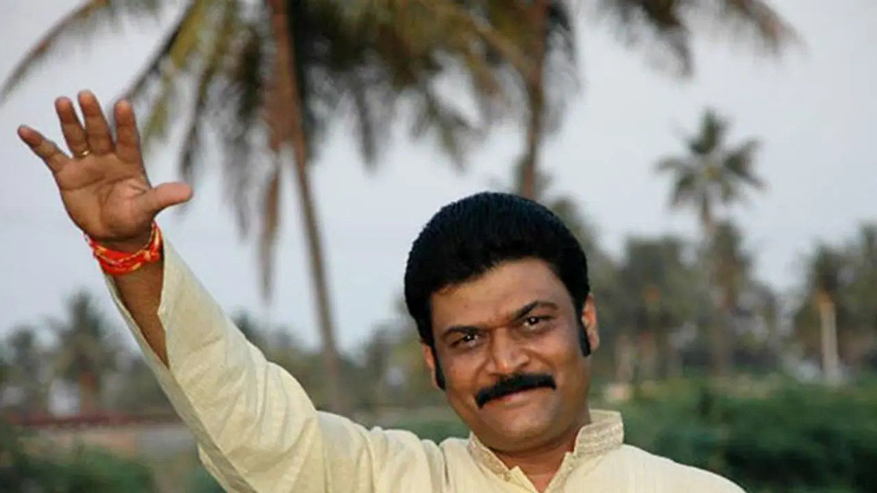 Karnataka: Two Congress leaders issued non bailable warrant in iron ore export case