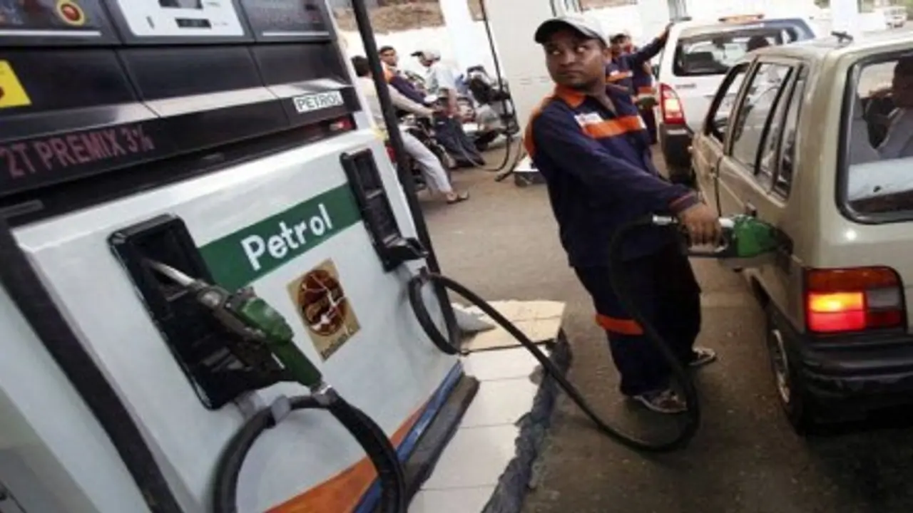 ഇക്കാര്യങ്ങള് ശ്രദ്ധിച്ചില്ലെങ്കില് പെട്രോള് പമ്പുകളില് അപകടം ഉറപ്പ് ഇക്കാര്യങ്ങള് ശ്രദ്ധിച്ചില്ലെങ്കില് പെട്രോള് പമ്പുകളില് അപകടം ഉറപ്പ്