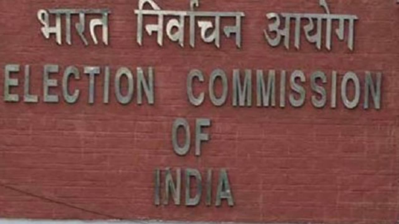 ஆர். கே நகர் இடைத்தேர்தல் மீண்டும் எப்போது? – மத்திய அரசுக்கு தேர்தல் ஆணையம் விளக்கம்!! ஆர். கே நகர் இடைத்தேர்தல் மீண்டும் எப்போது? – மத்திய அரசுக்கு தேர்தல் ஆணையம் விளக்கம்!!