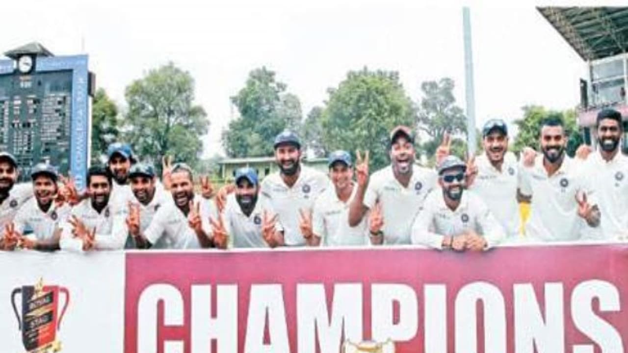 டெஸ்ட் தொடரைக் கைப்பற்றி இலங்கையை 'ஒயிட் வாஷ்' செய்தது இந்திய அணி... டெஸ்ட் தொடரைக் கைப்பற்றி இலங்கையை 'ஒயிட் வாஷ்' செய்தது இந்திய அணி...