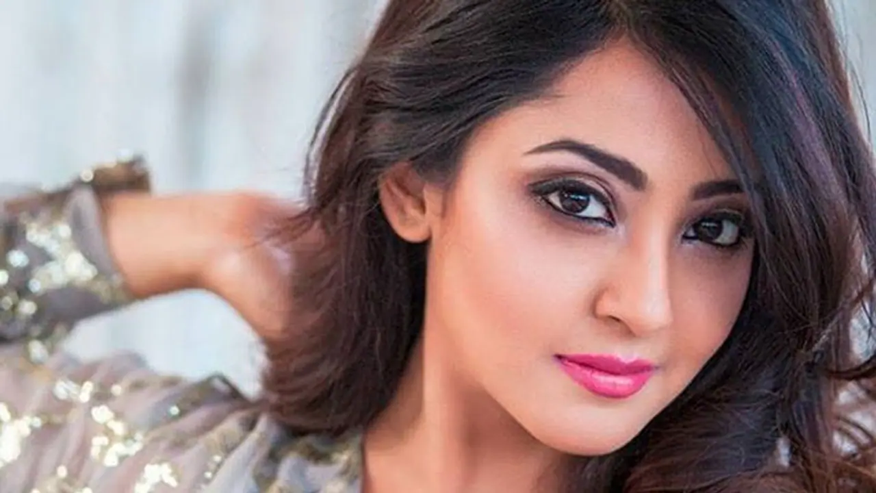 ವಿವಾದದಲ್ಲಿ ನಟಿ ಐಂದ್ರಿತಾ ರೇ! ವಿವಾದದಲ್ಲಿ ನಟಿ ಐಂದ್ರಿತಾ ರೇ!