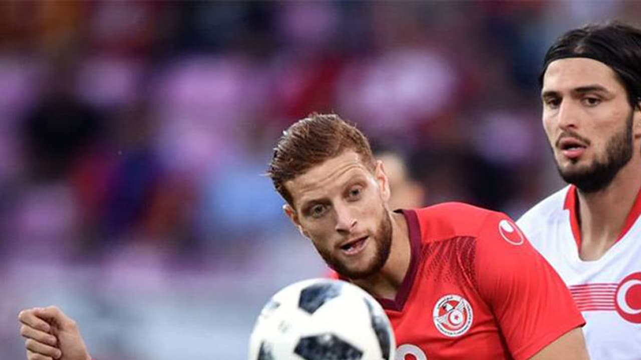 ഗോളിയില്ലാതെ ടുണീഷ്യ; പനാമയ്ക്കെതിരേ സ്ട്രൈക്കര് ഗ്ലൗസണിയും ഗോളിയില്ലാതെ ടുണീഷ്യ; പനാമയ്ക്കെതിരേ സ്ട്രൈക്കര് ഗ്ലൗസണിയും