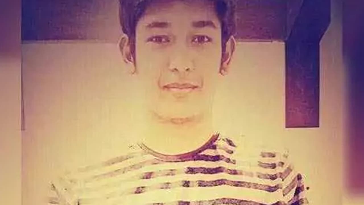 ഡേറ്റിംഗ് ആപ്പിലൂടെ പരിചയപ്പെട്ടു; ഒടുവില്‍ ചുറ്റികകൊണ്ട് അടിച്ചുകൊന്ന് വിദ്യാര്‍ത്ഥിയെ അഴുക്കുചാലില്‍ തള്ളി