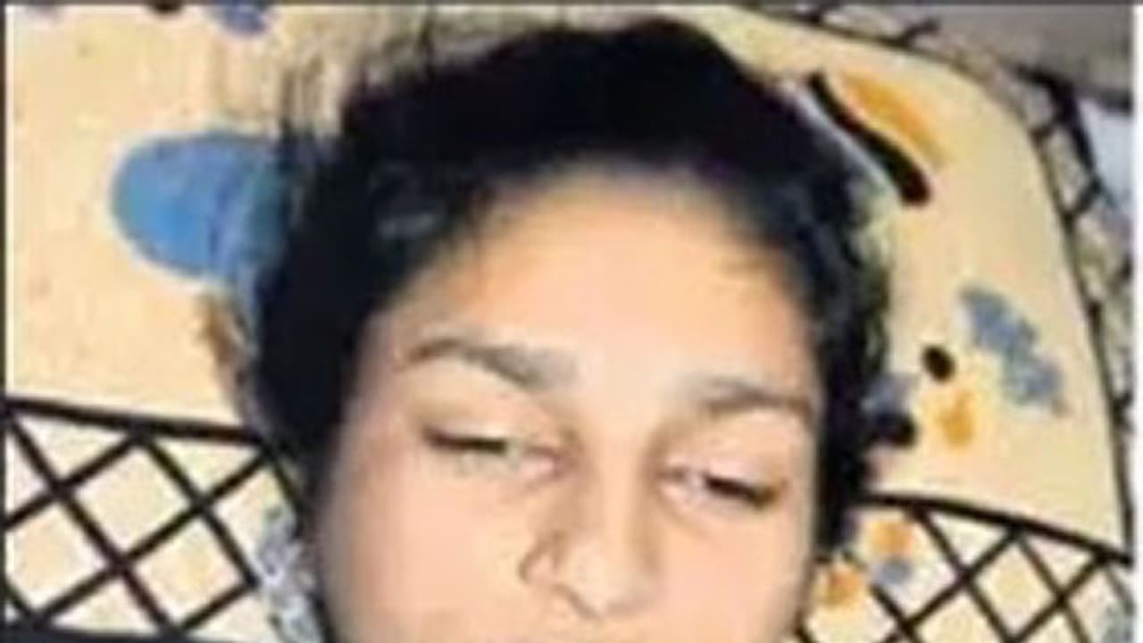 సెల్పీ వీడియో రికార్డు చేసి ఇంటర్ విద్యార్థిని ఆత్మహత్య సెల్పీ వీడియో రికార్డు చేసి ఇంటర్ విద్యార్థిని ఆత్మహత్య