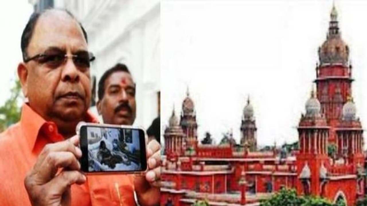 ஜெ. சிகிச்சை வீடியோ வெளியிட்ட விவகாரம்! வெற்றிவேலுக்கு நிபந்தனை முன்ஜாமீன்! ஜெ. சிகிச்சை வீடியோ வெளியிட்ட விவகாரம்! வெற்றிவேலுக்கு நிபந்தனை முன்ஜாமீன்!