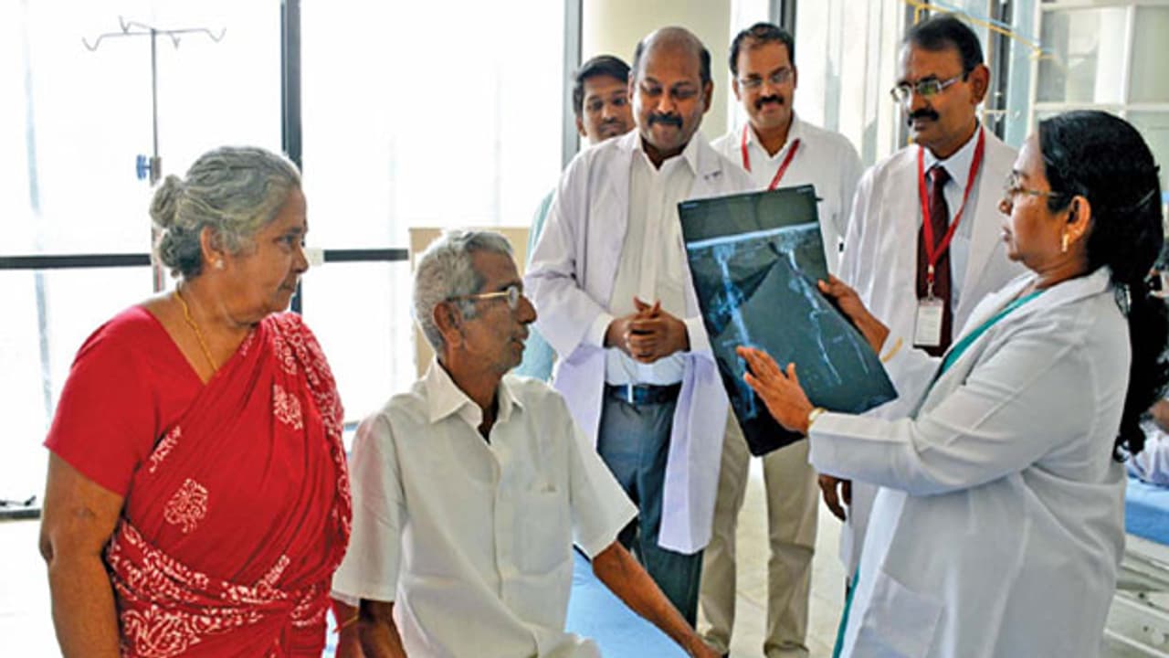 ಇಂಥ ಖಾಸಗಿ ಆಸ್ಪತ್ರೆಗಳಲ್ಲಿ ಬಡವರಿಗೆ ಫ್ರೀ ಟ್ರೀಟ್ಮೆಂಟ್ ಸಿಗುತ್ತೆ ಇಂಥ ಖಾಸಗಿ ಆಸ್ಪತ್ರೆಗಳಲ್ಲಿ ಬಡವರಿಗೆ ಫ್ರೀ ಟ್ರೀಟ್ಮೆಂಟ್ ಸಿಗುತ್ತೆ