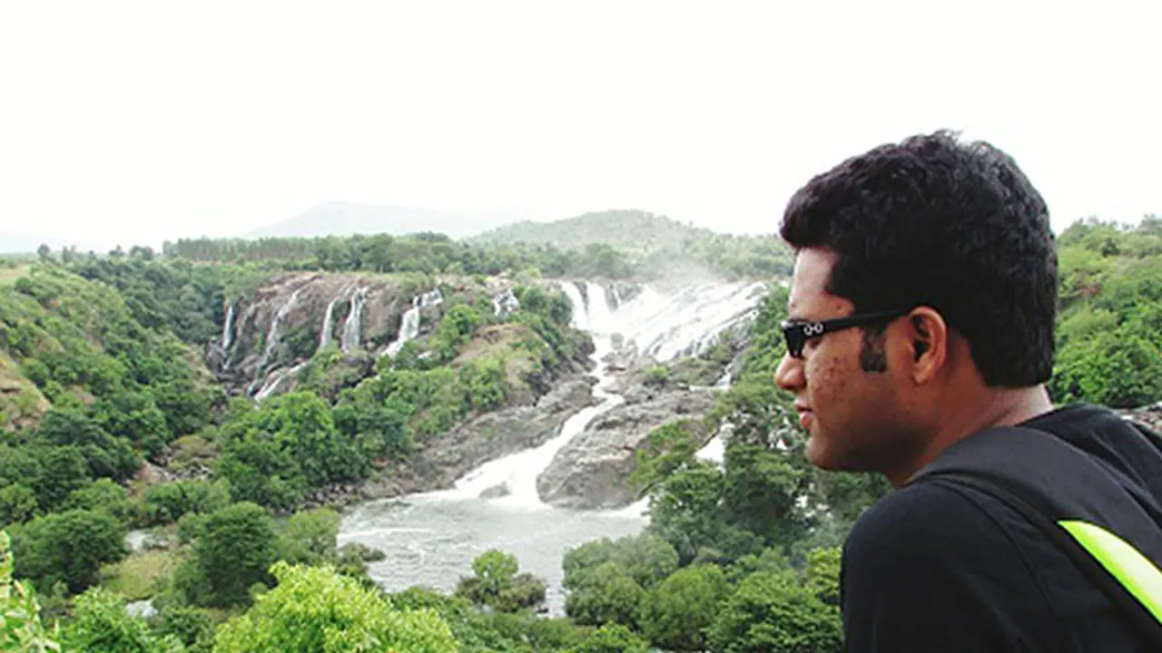 Stare at nature not women: Karnataka to put up signboards at famous waterfalls to tackle eve teasers Stare at nature not women: Karnataka to put up signboards at famous waterfalls to tackle eve teasers