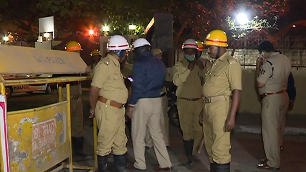 Bengaluru shame: Without safety tools, three die of suffocation inside manhole Bengaluru shame: Without safety tools, three die of suffocation inside manhole