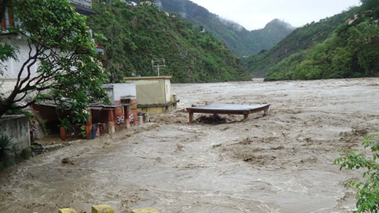 Rising water levels in Godavari river prompts evacuation