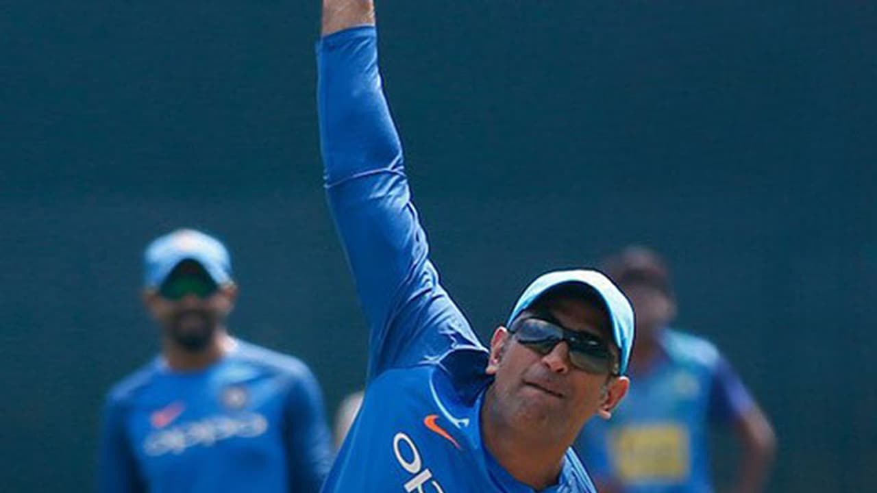 MS Dhoni tries spin bowling during practice and Twitter goes into a tizzy MS Dhoni tries spin bowling during practice and Twitter goes into a tizzy