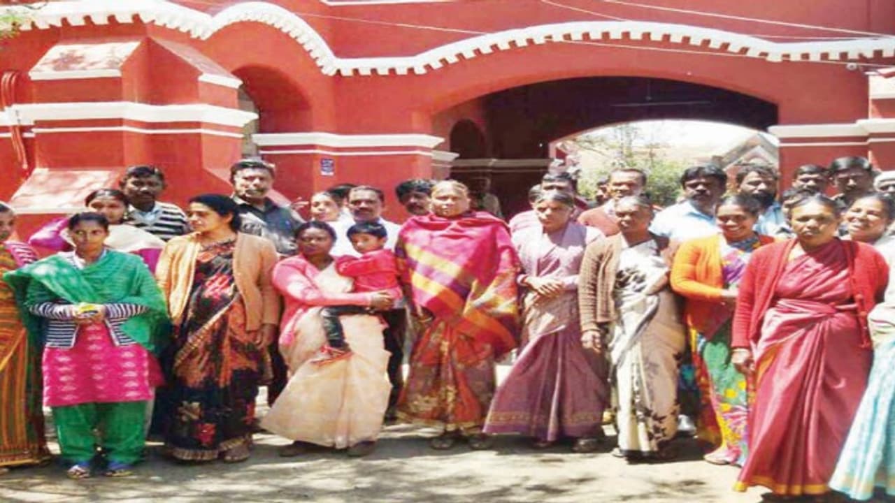 பல இலட்ச ரூபாய் வருமானம் தரும் சாலைகளை தரமாக சீரமைக்க வேண்டும் – சுற்றுலா வாகன ஓட்டுநர்கள் மனு… பல இலட்ச ரூபாய் வருமானம் தரும் சாலைகளை தரமாக சீரமைக்க வேண்டும் – சுற்றுலா வாகன ஓட்டுநர்கள் மனு…