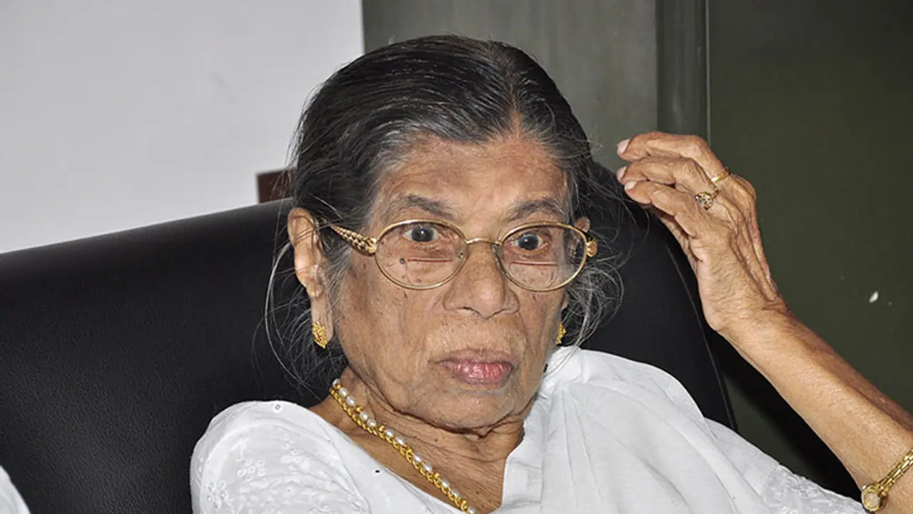 Wear a sari to understand women's plight: Gowri Amma to CM Wear a sari to understand women's plight: Gowri Amma to CM