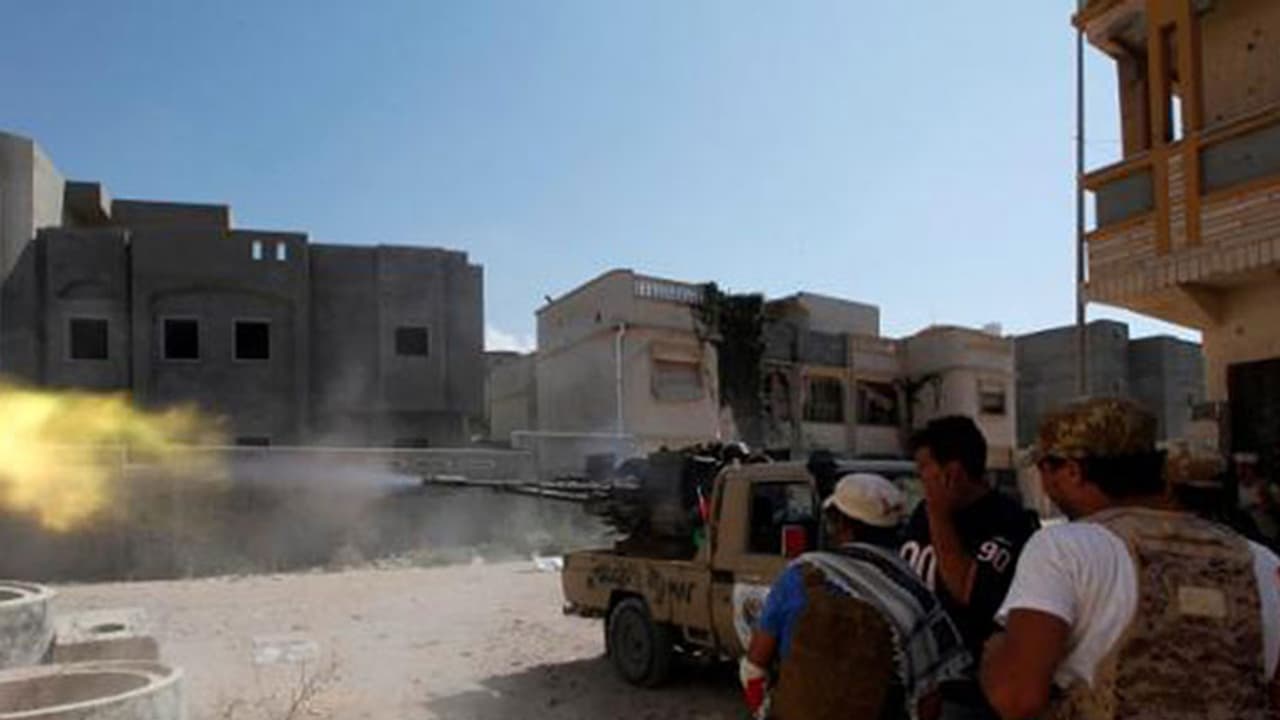 ലിബിയയിലെ ആഭ്യന്തരയുദ്ധം രൂക്ഷം: ട്രിപ്പോളിയിലെ വിമാനത്തവളം അടച്ചു