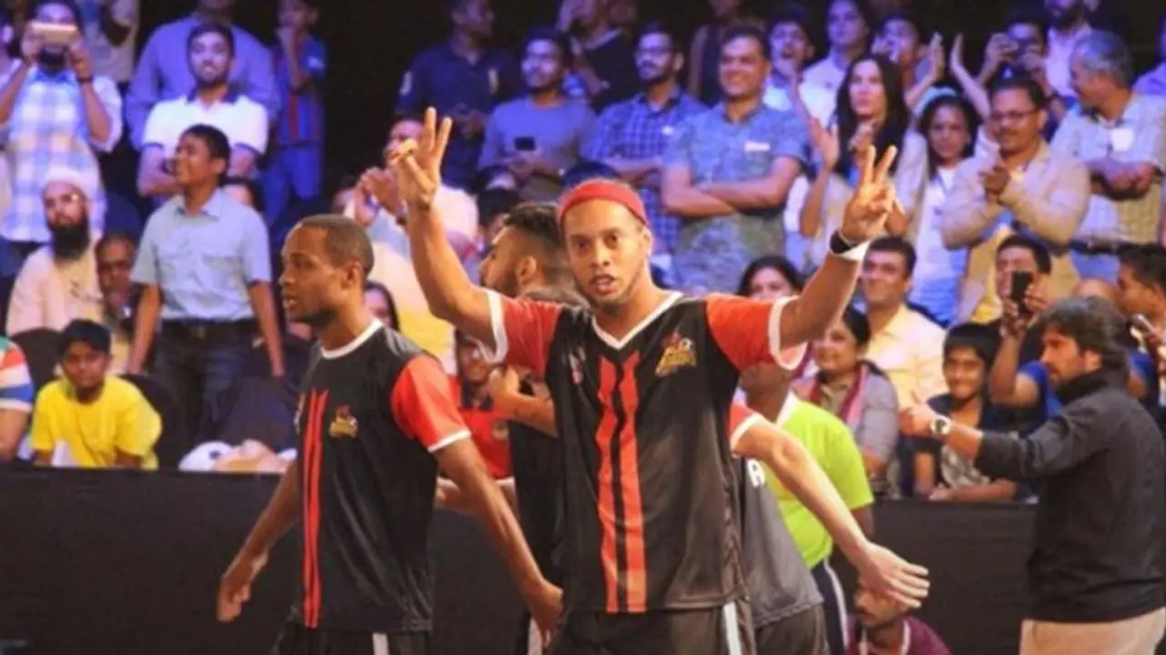 Premier Futsal: Delhi Dragons ride on Ronaldinho's heroics to beat Mumbai Warriors 4 3 Premier Futsal: Delhi Dragons ride on Ronaldinho's heroics to beat Mumbai Warriors 4 3