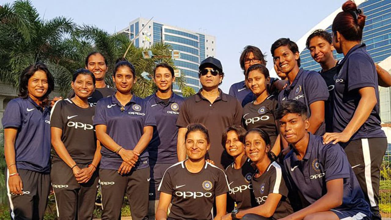 ಮಿಥಾಲಿ ಪಡೆಗೆ ಮಾಸ್ಟರ್ ಬ್ಲಾಸ್ಟರ್ ಟಿಪ್ಸ್ ಮಿಥಾಲಿ ಪಡೆಗೆ ಮಾಸ್ಟರ್ ಬ್ಲಾಸ್ಟರ್ ಟಿಪ್ಸ್