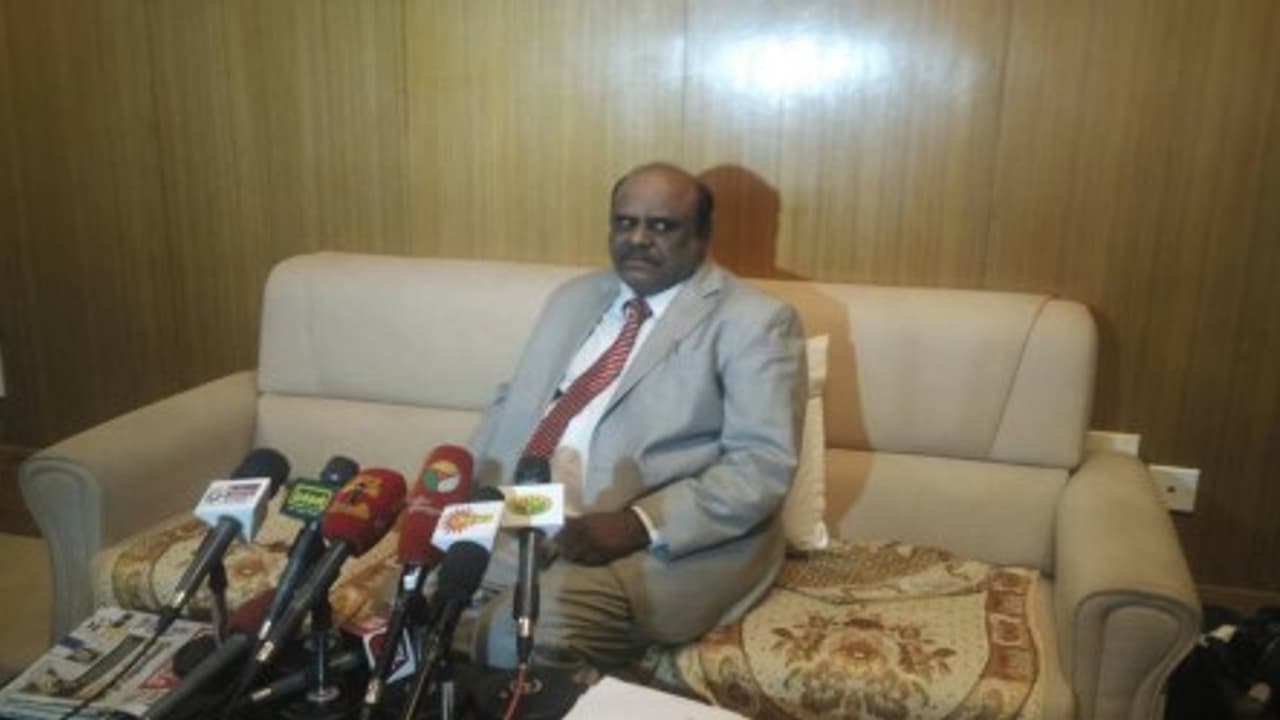 "உச்சநீதிமன்றம் எனக்கு முதலாளியுமல்ல, நான் அவர்களுக்கு சேவகனுமல்ல" கர்ணன் அதிரடி பேச்சு "உச்சநீதிமன்றம் எனக்கு முதலாளியுமல்ல, நான் அவர்களுக்கு சேவகனுமல்ல" கர்ணன் அதிரடி பேச்சு