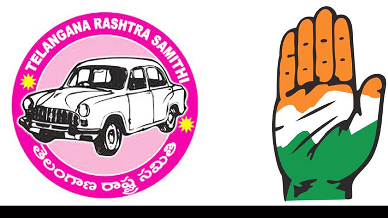 సిద్దిపేట జిల్లాలో టీఆర్ఎస్కు షాక్....తాజా మాజీ ఎమ్మెల్యేను అడ్డుకున్న గ్రామస్థులు సిద్దిపేట జిల్లాలో టీఆర్ఎస్కు షాక్....తాజా మాజీ ఎమ్మెల్యేను అడ్డుకున్న గ్రామస్థులు