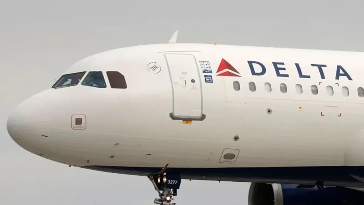 https://stocktwits.com/news articles/markets/equity/delta air lines ceo expects most us carriers to bleed in 2025/chDwMXjR3Jp https://stocktwits.com/news articles/markets/equity/delta air lines ceo expects most us carriers to bleed in 2025/chDwMXjR3Jp