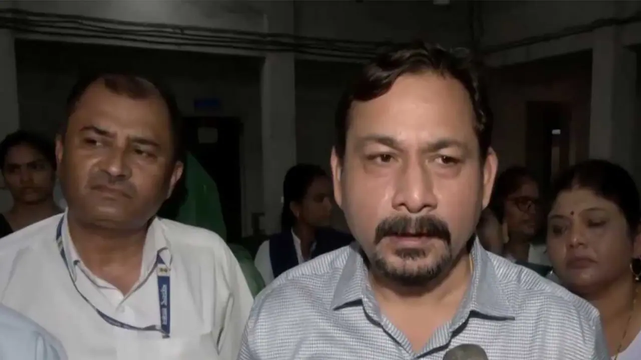 Thane Civil Hospital Deputy Dean and Orthopaedic Surgeon Dr Dhiraj Mahagnade (Photo/ANI) Thane Civil Hospital Deputy Dean and Orthopaedic Surgeon Dr Dhiraj Mahagnade (Photo/ANI)