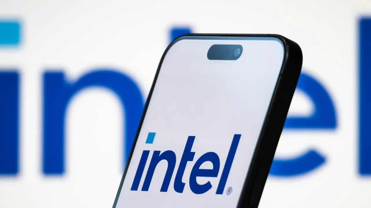 https://stocktwits.com/news articles/markets/equity/intc 15 b stock offering capex strong ai compute demand/cZojY07RJOf https://stocktwits.com/news articles/markets/equity/intc 15 b stock offering capex strong ai compute demand/cZojY07RJOf