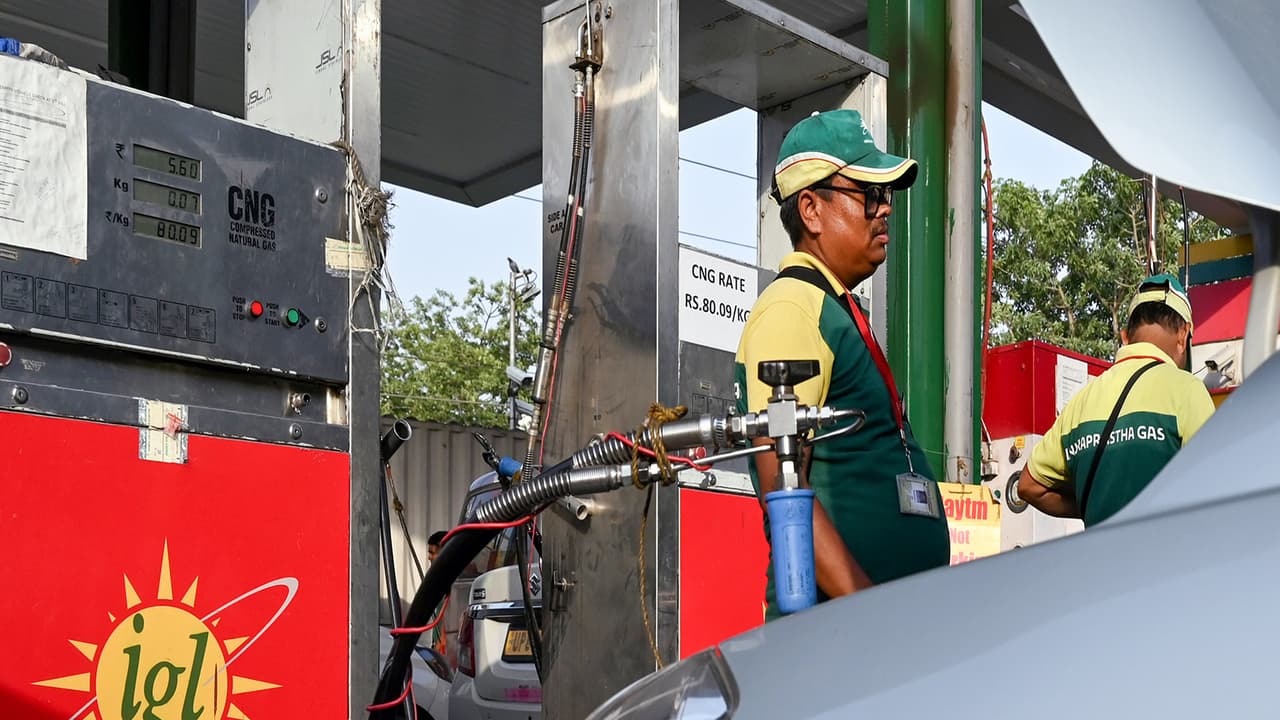 Visuals from CNG station in New Delhi (File Photo/ANI) Visuals from CNG station in New Delhi (File Photo/ANI)