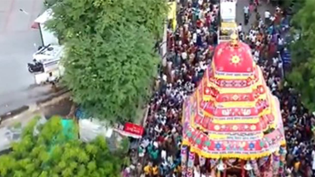 Panguni festival at the Thiruparankundram Murugan Temple in Madurai (Photo/ANI) Panguni festival at the Thiruparankundram Murugan Temple in Madurai (Photo/ANI)