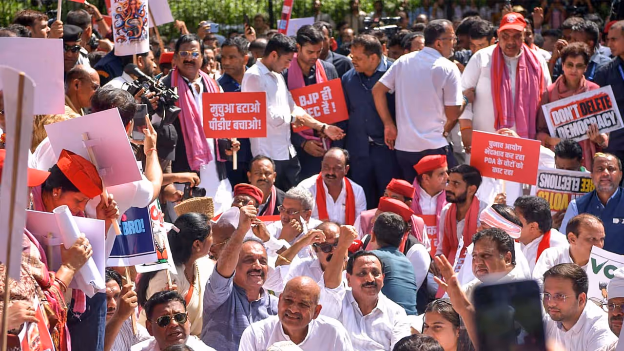 INDIA bloc protest against CEC on Tuesday (Photo/ANI) INDIA bloc protest against CEC on Tuesday (Photo/ANI)