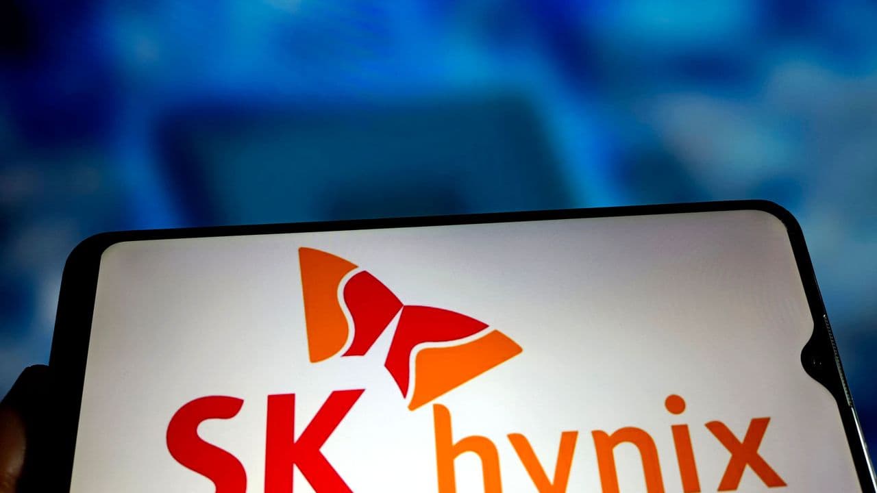 https://stocktwits.com/news articles/markets/equity/after samsung sk hynix reportedly reaches tentative wage deal with union skhy stock pops premarket/cZYI17DRJm0 https://stocktwits.com/news articles/markets/equity/after samsung sk hynix reportedly reaches tentative wage deal with union skhy stock pops premarket/cZYI17DRJm0