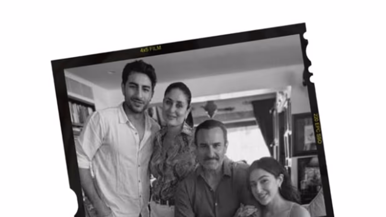 Ibrahim Ali Khan, Kareena Kapoor Khan, Saif Ali Khan, Sara Ali Khan (Photo/Instagram/@kareenakapoorkhan) Ibrahim Ali Khan, Kareena Kapoor Khan, Saif Ali Khan, Sara Ali Khan (Photo/Instagram/@kareenakapoorkhan)