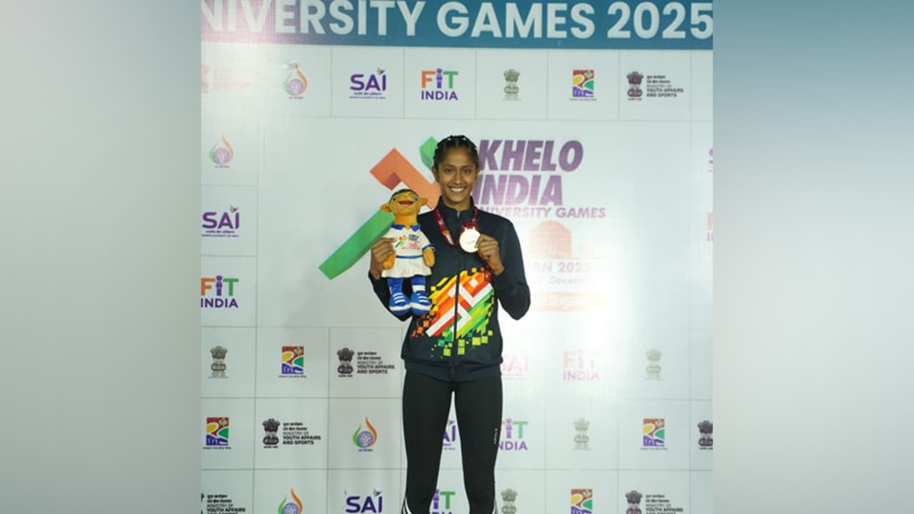 Pooja posing with her gold medal. (Photo: SAI Media) Pooja posing with her gold medal. (Photo: SAI Media)