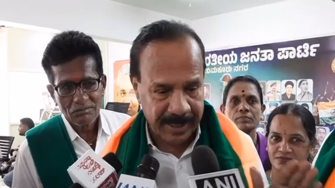 Former Karnataka Chief Minister DV Sadananda Gowda (Photo/ANI) Former Karnataka Chief Minister DV Sadananda Gowda (Photo/ANI)