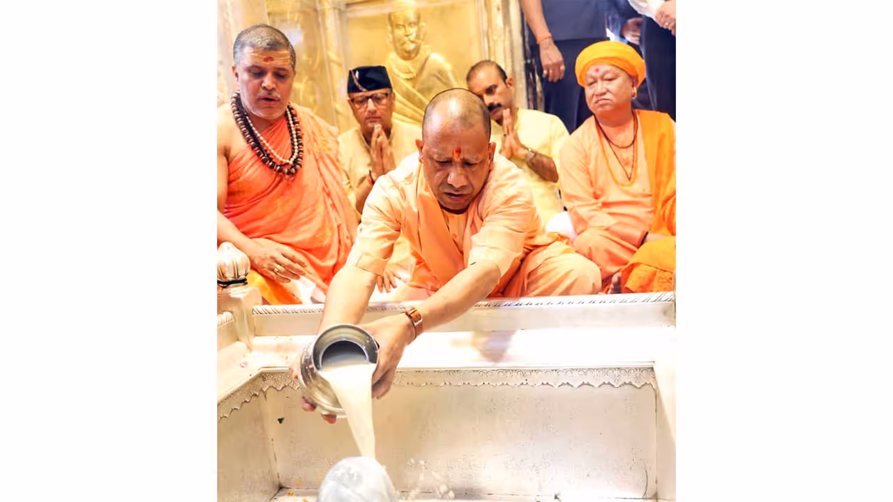Uttar Pradesh Chief Minister Yogi Adityanath praying at Shri Kashi Vishwanath temple (File Photo/ANI) Uttar Pradesh Chief Minister Yogi Adityanath praying at Shri Kashi Vishwanath temple (File Photo/ANI)