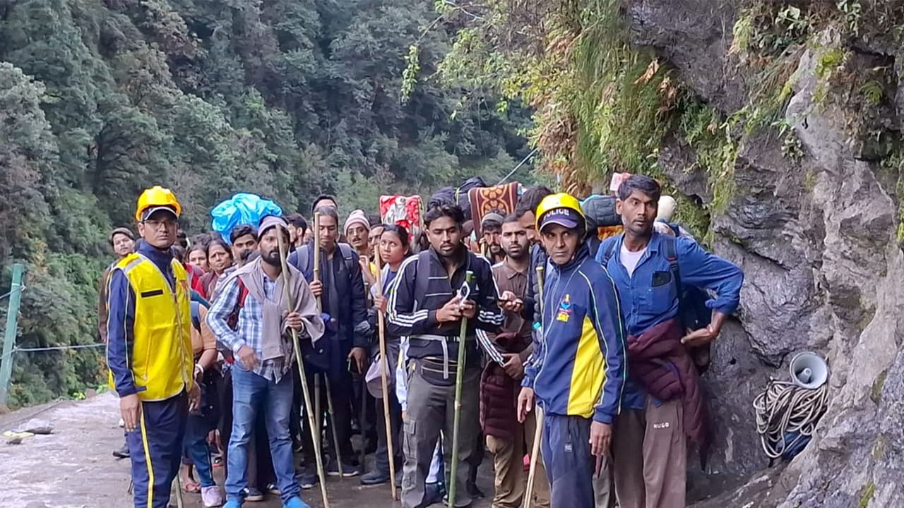SDRF safely escorts around 9,000 pilgrims (Photo: SDRF) SDRF safely escorts around 9,000 pilgrims (Photo: SDRF)