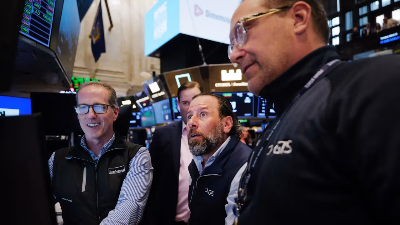https://stocktwits.com/news articles/markets/equity/s and p500 nasdaq end higher dow hits record high on strong mag 7 performance/cZoTYo1RJ3K https://stocktwits.com/news articles/markets/equity/s and p500 nasdaq end higher dow hits record high on strong mag 7 performance/cZoTYo1RJ3K