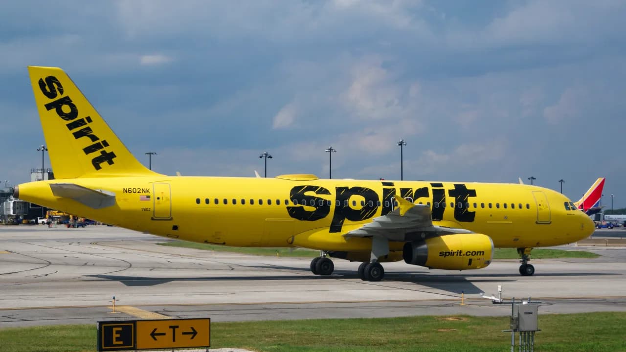 https://stocktwits.com/news articles/markets/equity/spirit airlines reportedly warns of further job cuts flight capacity reduction/chDcNsBR3GJ