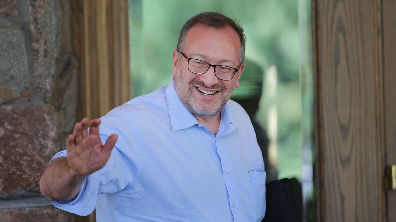 https://stocktwits.com/news articles/markets/equity/seth klarmans baupost loads up on amzn googl takes new stake in bill ackman pershing square/cZotrFPRJ0C https://stocktwits.com/news articles/markets/equity/seth klarmans baupost loads up on amzn googl takes new stake in bill ackman pershing square/cZotrFPRJ0C