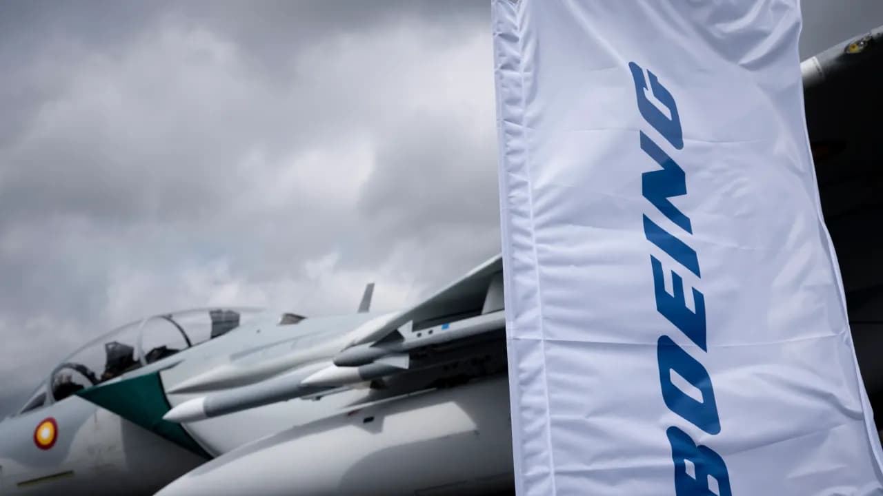 https://stocktwits.com/news articles/markets/equity/boeing rtx 21 billion missile contracts ondas orders defense stocks/cZxTilVRBnF https://stocktwits.com/news articles/markets/equity/boeing rtx 21 billion missile contracts ondas orders defense stocks/cZxTilVRBnF