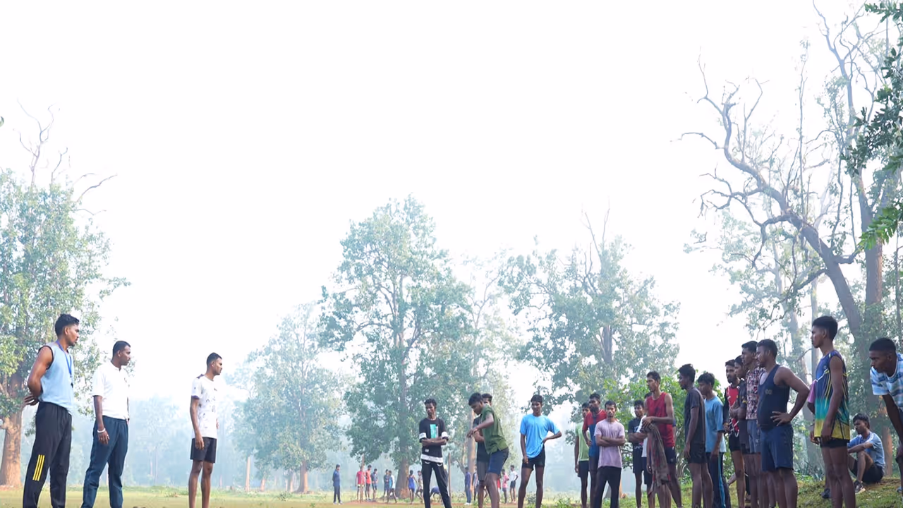 Kanker Police training local youths (Photo/ANI) Kanker Police training local youths (Photo/ANI)