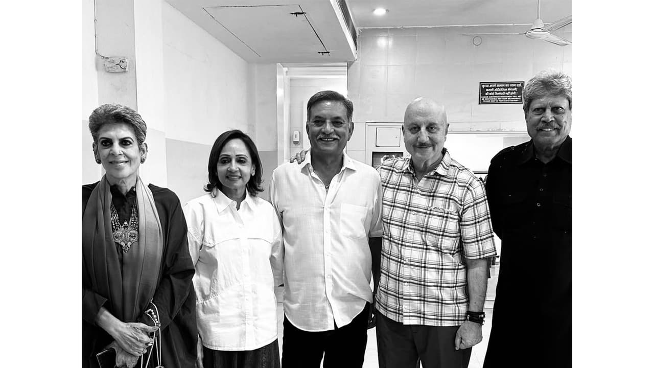 Anupam Kher with Kapil Dev, Romi, Madan Lal, and Annu (Photo/Instagram/@anupampkher) Anupam Kher with Kapil Dev, Romi, Madan Lal, and Annu (Photo/Instagram/@anupampkher)