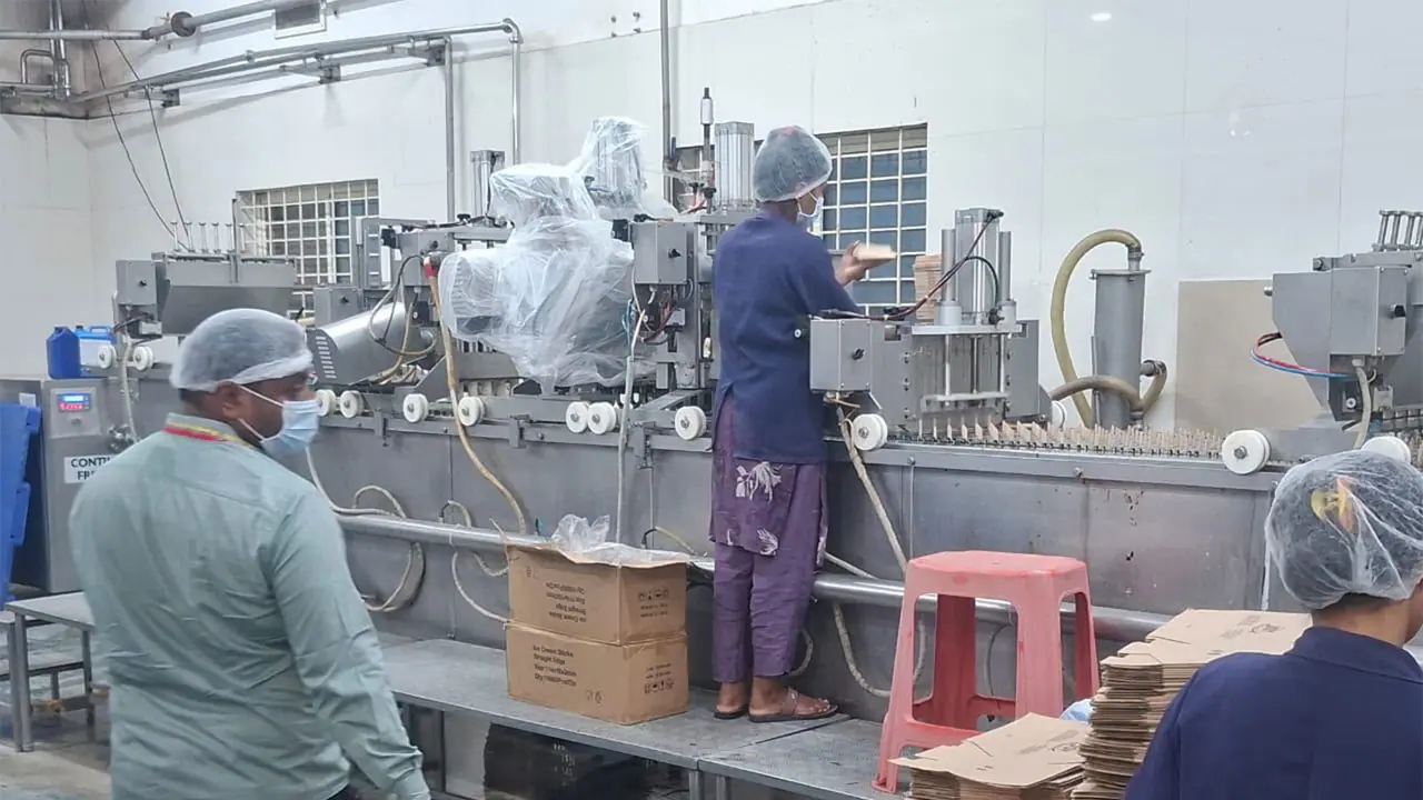 FDA inspection an ice cream manufacturing unit (Photo/FDA) FDA inspection an ice cream manufacturing unit (Photo/FDA)