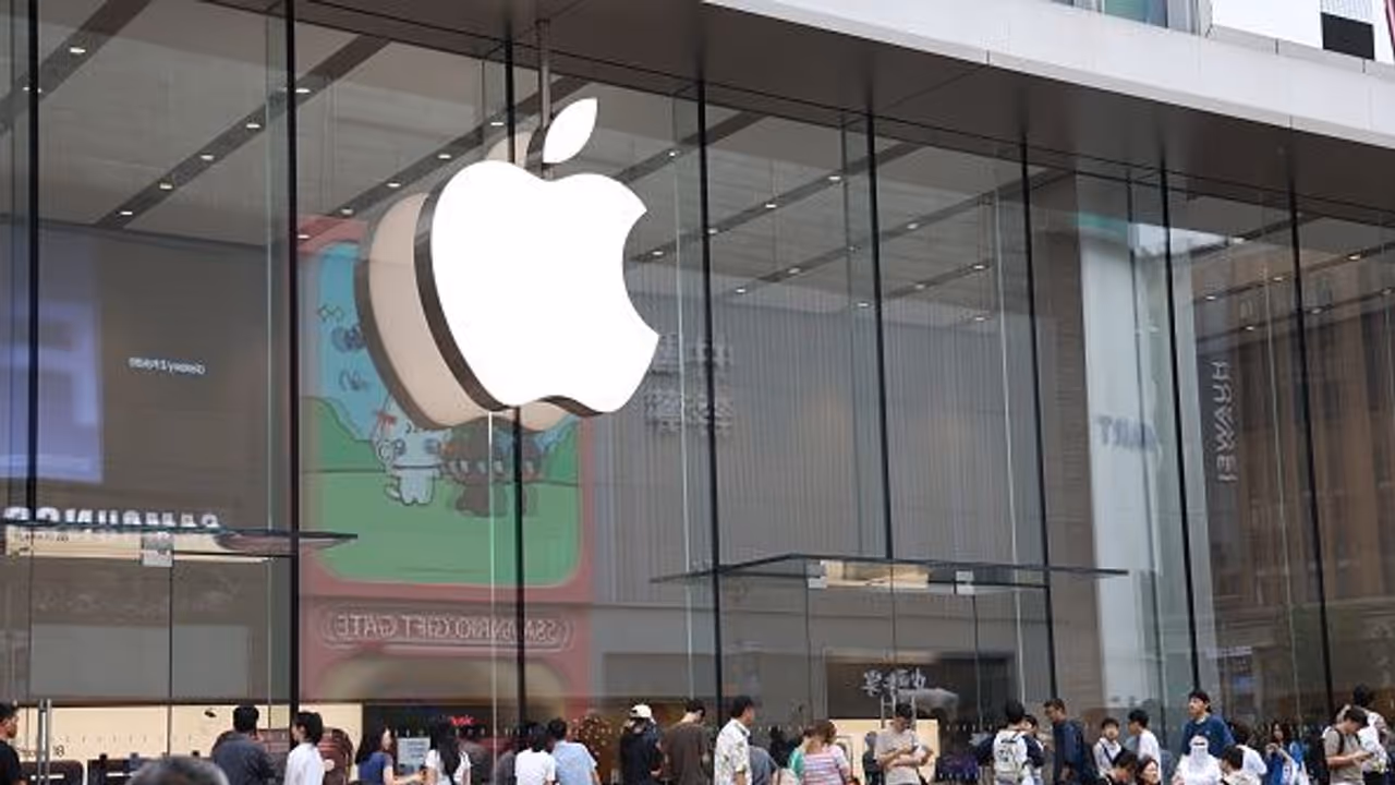 https://stocktwits.com/news articles/markets/equity/aapl stock hits record high as apple unveils home view revamps smart home lineup/cZxBkohRBYb https://stocktwits.com/news articles/markets/equity/aapl stock hits record high as apple unveils home view revamps smart home lineup/cZxBkohRBYb