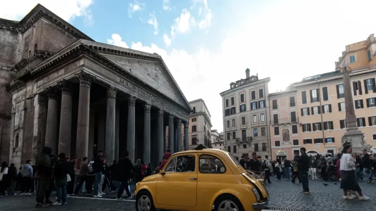 https://stocktwits.com/news articles/markets/equity/stellantis to build hybrid fiat 500 in italy/chiNLy9RbmW