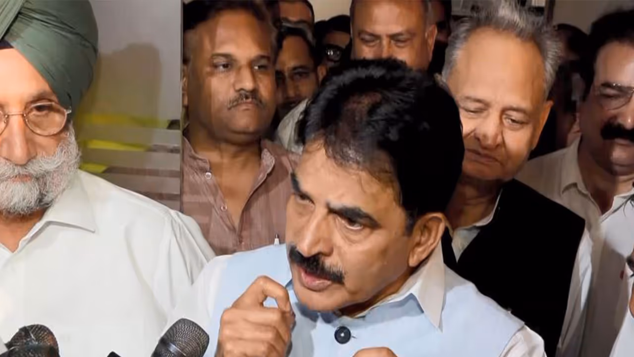 Congress General Secretary (Organisation) KC Venugopal with Rajastha Congress leaders in Jaipur (Photo/ANI) Congress General Secretary (Organisation) KC Venugopal with Rajastha Congress leaders in Jaipur (Photo/ANI)