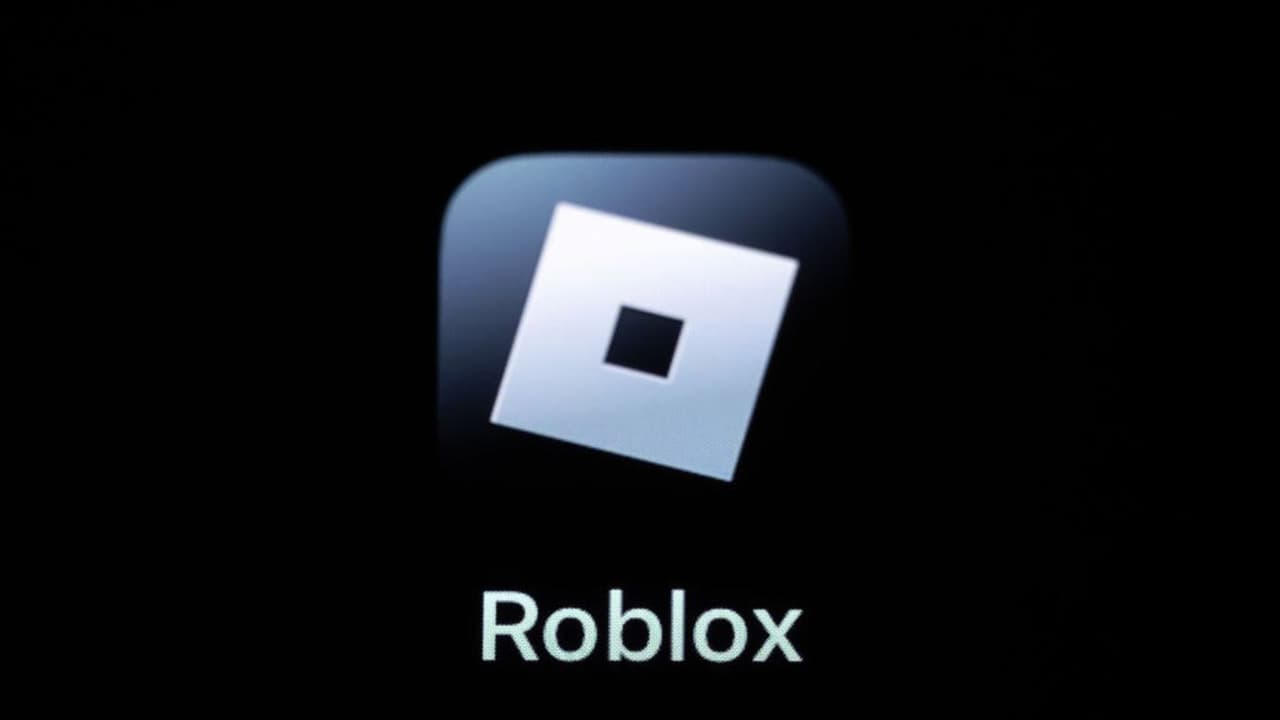 Roblox Stock Sinks Premarket As Q4 Bookings, Key User Metrics Trail Expectations: Retail Fumes Over Loss-Making Streak