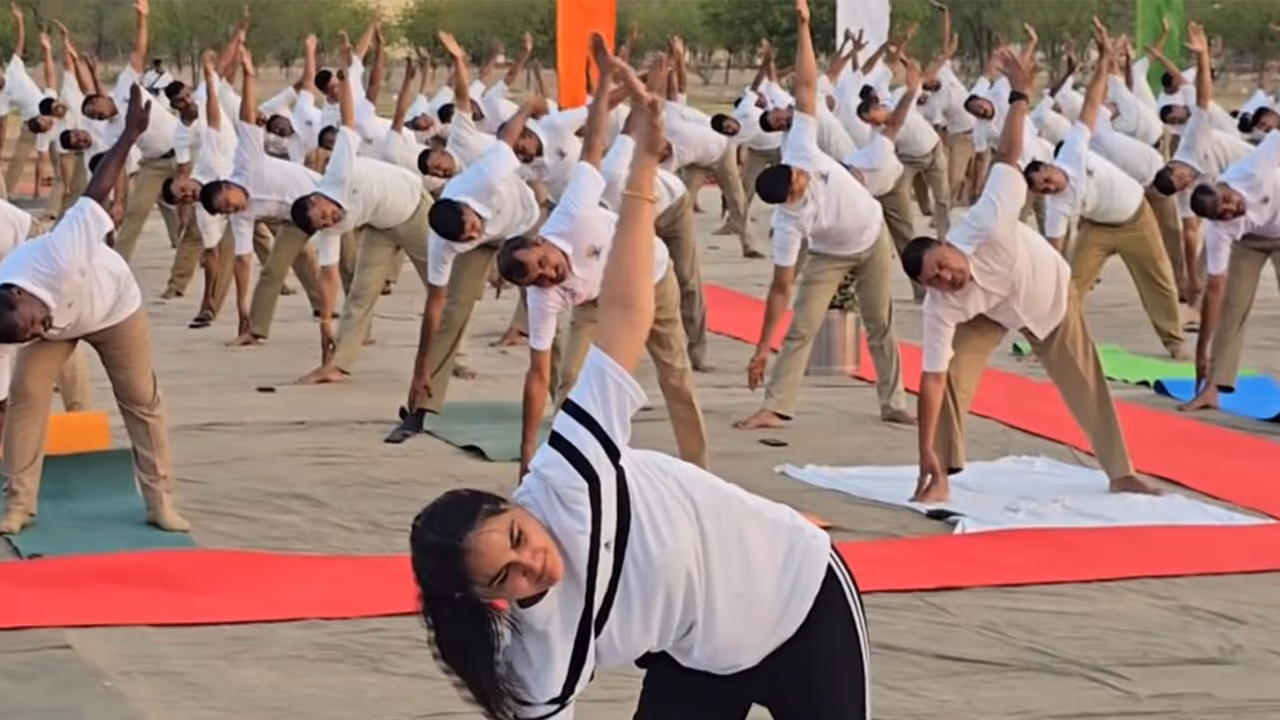 Mass yoga sessions held at Border Security Force border outposts (Photo/ANI) Mass yoga sessions held at Border Security Force border outposts (Photo/ANI)