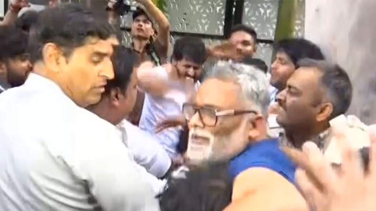 Purnia MP Pappu Yadav during the clash (Photo/ANI) Purnia MP Pappu Yadav during the clash (Photo/ANI)