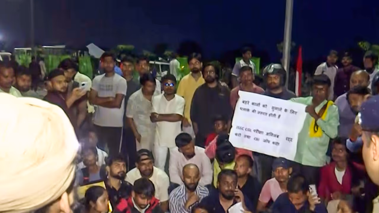 Protest by JPSC JSSC aspirants in Ranchi (File Photo/ANI) Protest by JPSC JSSC aspirants in Ranchi (File Photo/ANI)