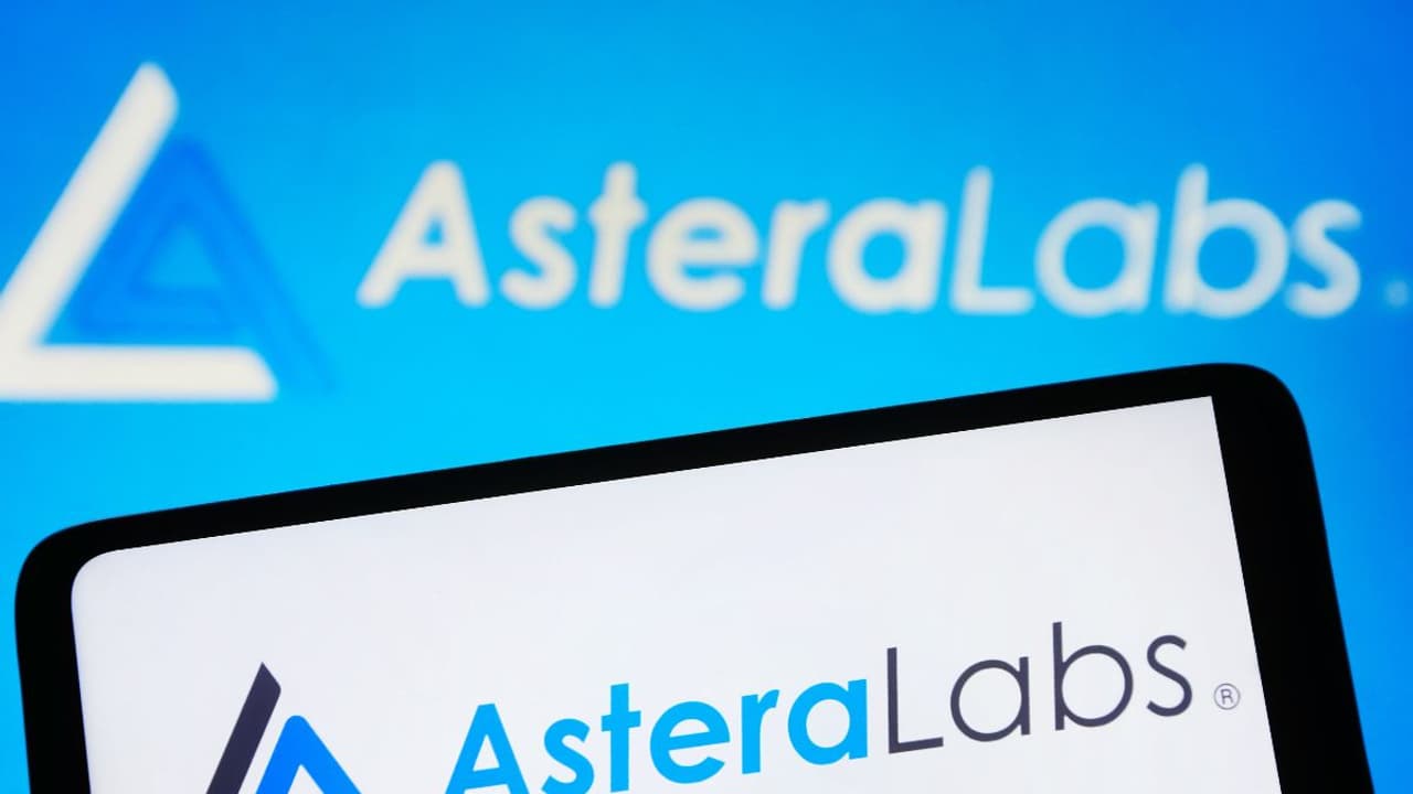 AI Chipmaker Astera Labs Jumps Ahead Of Q4 Earnings As Tech Giants Ramp Up Spending, Retail Sentiment Gets A Lift AI Chipmaker Astera Labs Jumps Ahead Of Q4 Earnings As Tech Giants Ramp Up Spending, Retail Sentiment Gets A Lift
