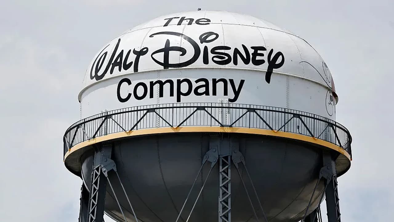 https://stocktwits.com/news articles/markets/equity/disney ceo bob iger reportedly plans to leave his ceo role before his contract expires/cmySDFRR4Sy https://stocktwits.com/news articles/markets/equity/disney ceo bob iger reportedly plans to leave his ceo role before his contract expires/cmySDFRR4Sy
